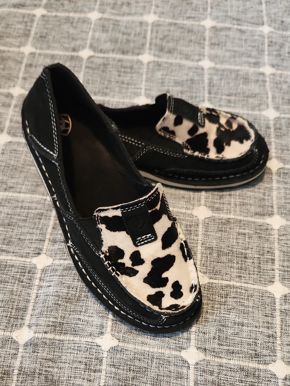 Ariat Cruiser Slide On Loafers Cow Hide Animal Print EUC Black & White